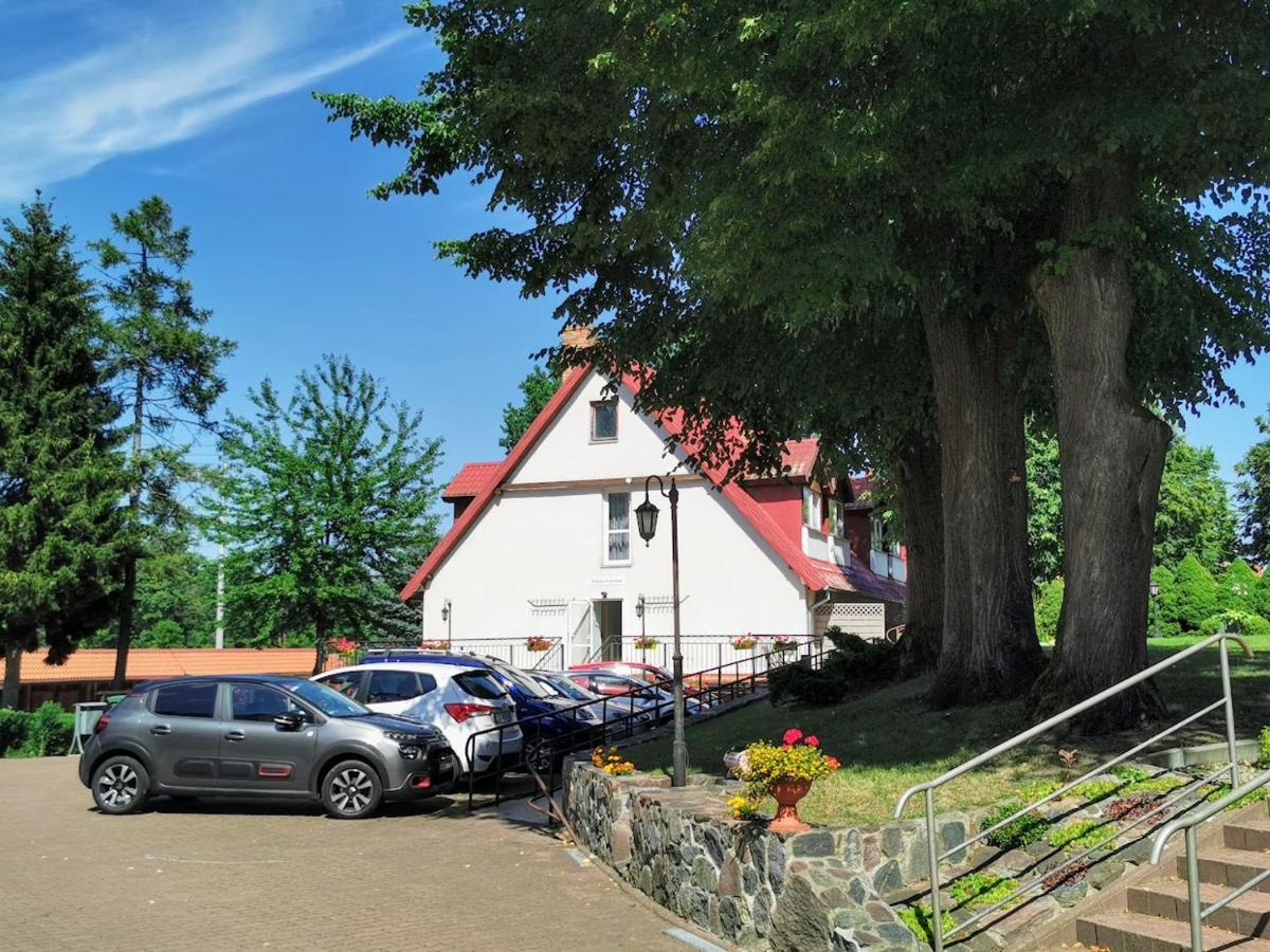 Dom Goscinny Mikołajki Kültér fotó
